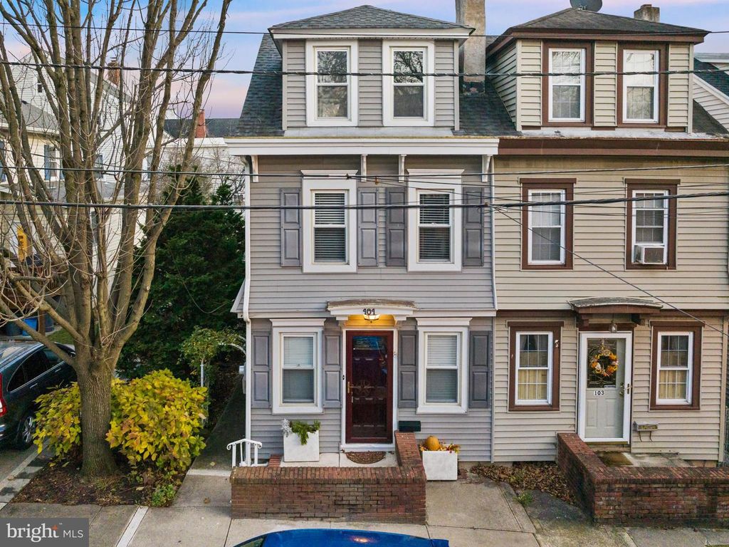 101 WALNUT ST, Bordentown, NJ 08505