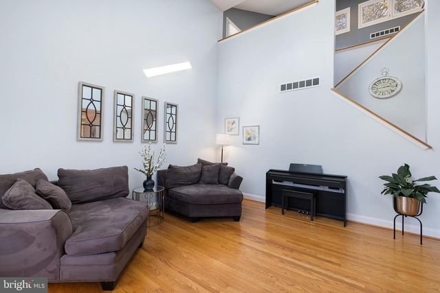 117 DOWNS DR, Wilmington, DE 19807