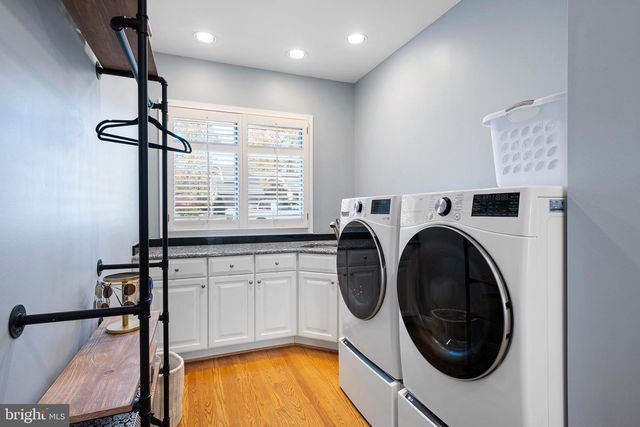 117 DOWNS DR, Wilmington, DE 19807