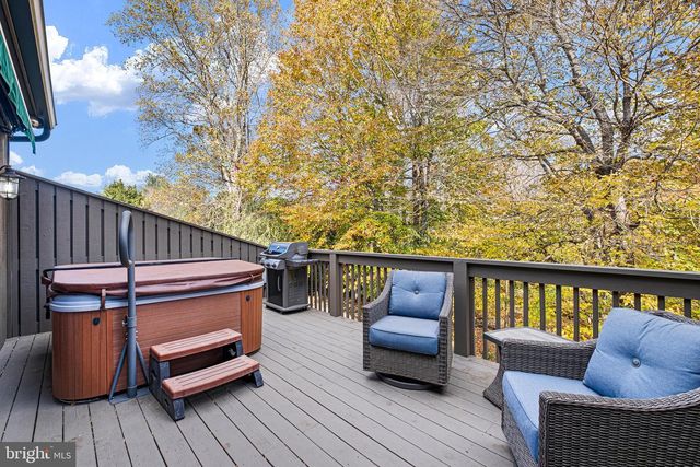 117 DOWNS DR, Wilmington, DE 19807