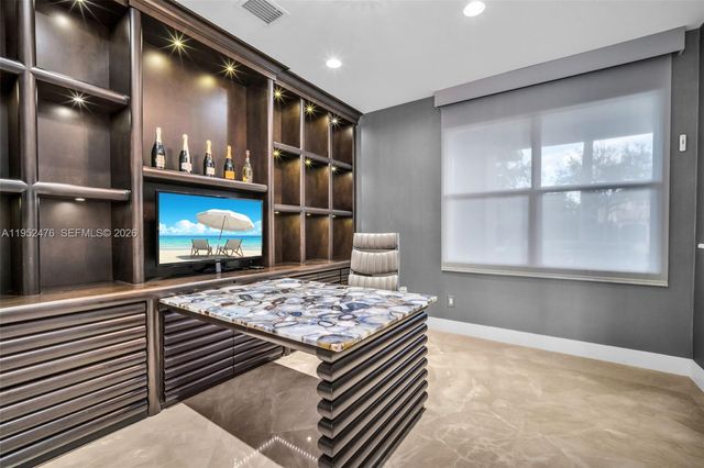 10792 Pine Lodge Trl, Davie, FL 33328