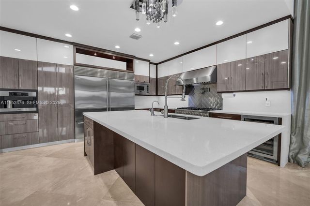 10792 Pine Lodge Trl, Davie, FL 33328