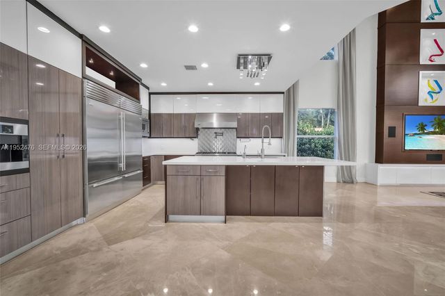 10792 Pine Lodge Trl, Davie, FL 33328