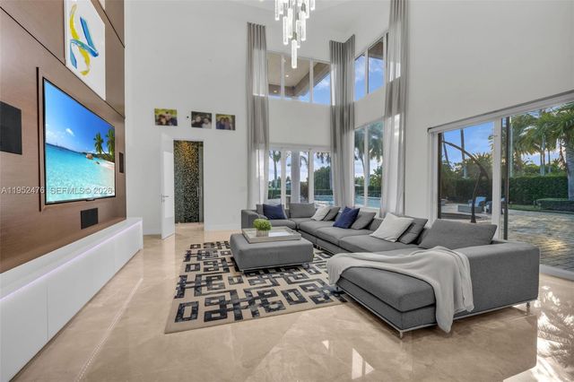 10792 Pine Lodge Trl, Davie, FL 33328