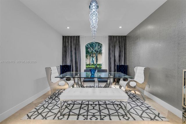 10792 Pine Lodge Trl, Davie, FL 33328