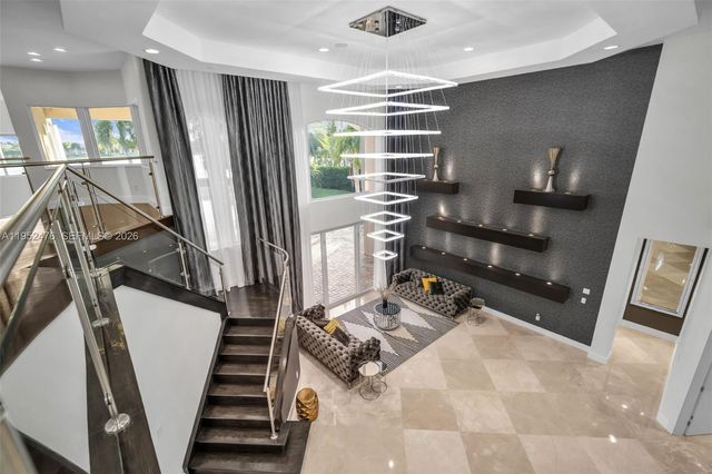 10792 Pine Lodge Trl, Davie, FL 33328