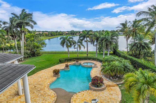 10792 Pine Lodge Trl, Davie, FL 33328