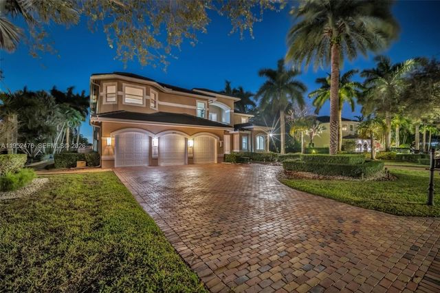 10792 Pine Lodge Trl, Davie, FL 33328