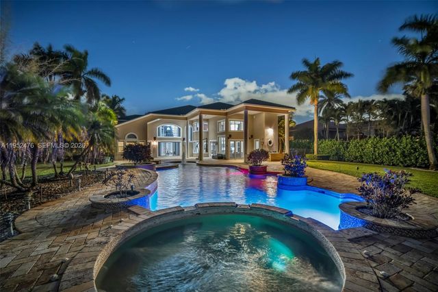 10792 Pine Lodge Trl, Davie, FL 33328