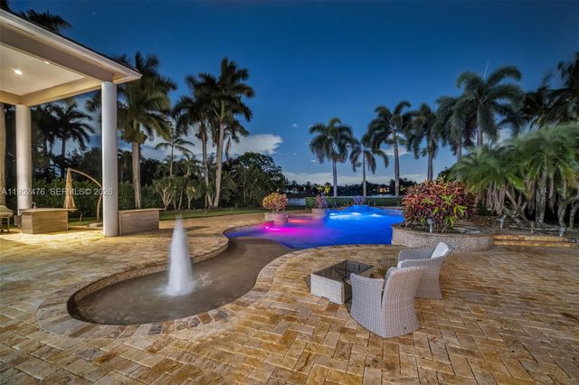 10792 Pine Lodge Trl, Davie, FL 33328