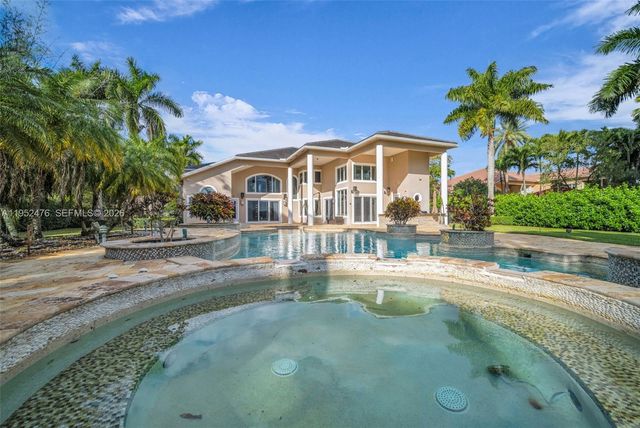 10792 Pine Lodge Trl, Davie, FL 33328