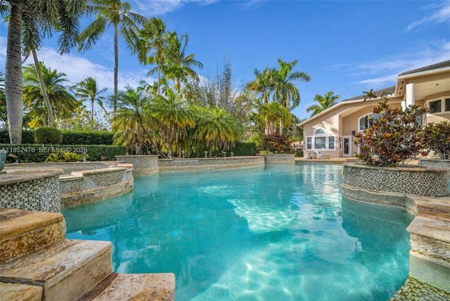 10792 Pine Lodge Trl, Davie, FL 33328