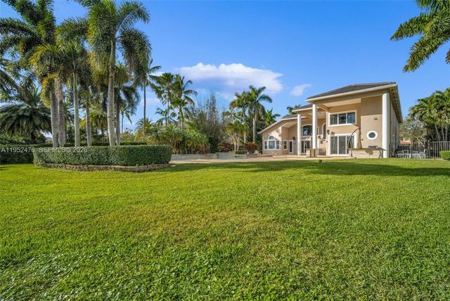 10792 Pine Lodge Trl, Davie, FL 33328