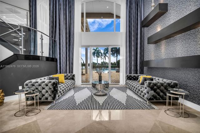 10792 Pine Lodge Trl, Davie, FL 33328