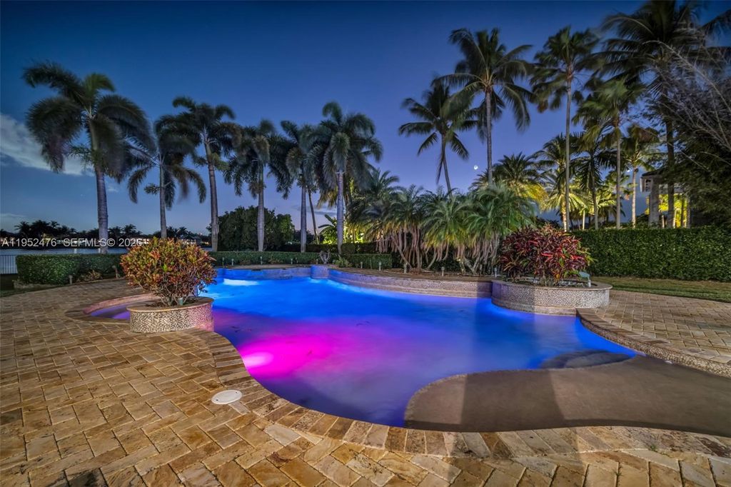 10792 Pine Lodge Trl, Davie, FL 33328