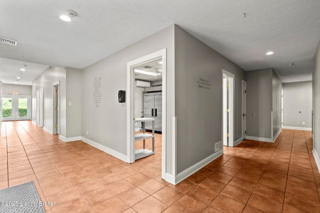 2210 Tucker Station Rd, Jeffersontown, KY 40299