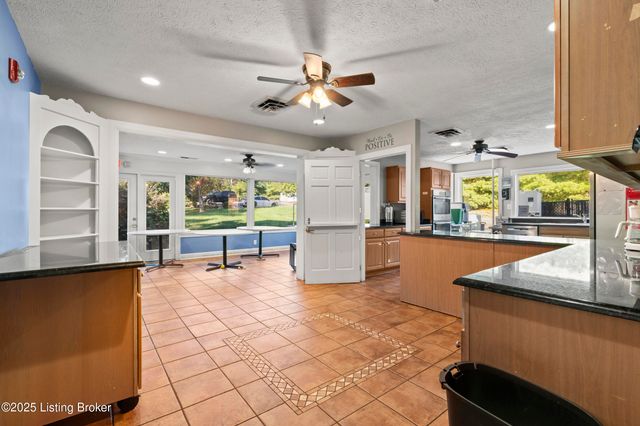2210 Tucker Station Rd, Jeffersontown, KY 40299