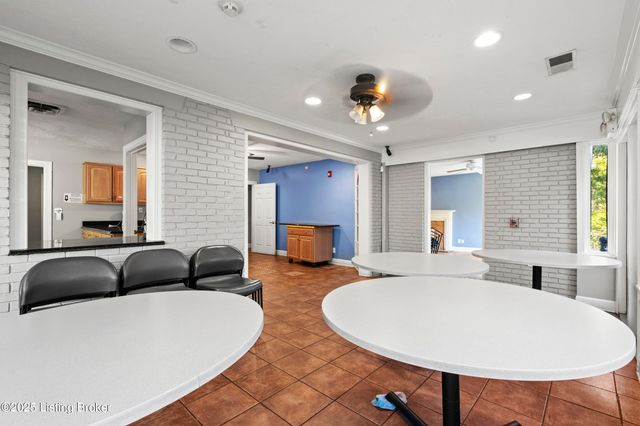 2210 Tucker Station Rd, Jeffersontown, KY 40299