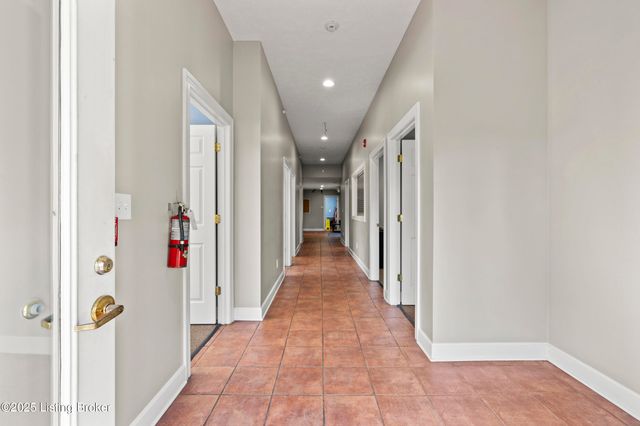 2210 Tucker Station Rd, Jeffersontown, KY 40299