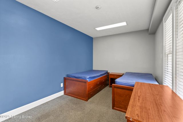 2210 Tucker Station Rd, Jeffersontown, KY 40299