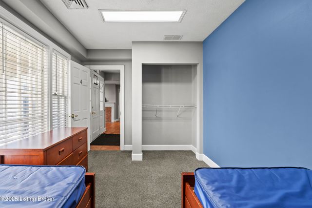 2210 Tucker Station Rd, Jeffersontown, KY 40299