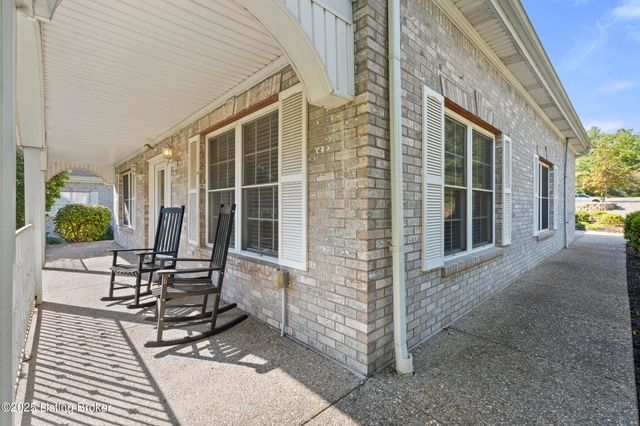 2210 Tucker Station Rd, Jeffersontown, KY 40299