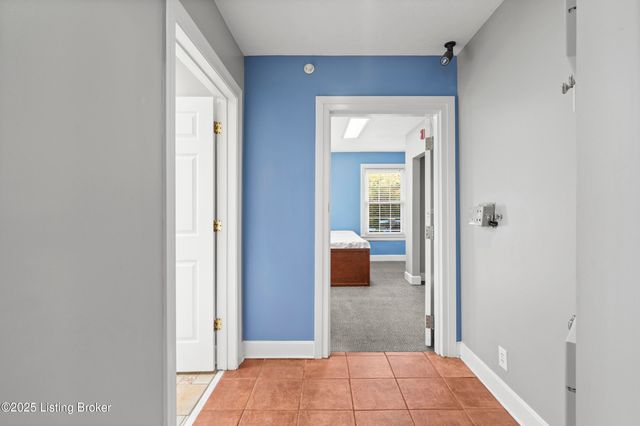 2210 Tucker Station Rd, Jeffersontown, KY 40299