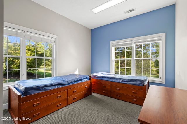 2210 Tucker Station Rd, Jeffersontown, KY 40299