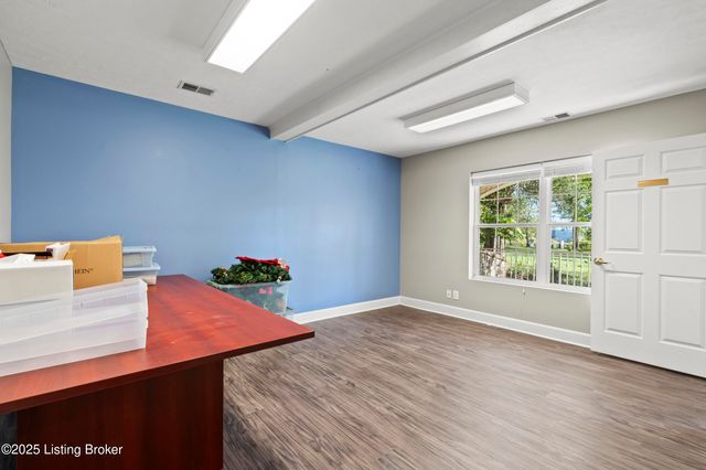 2210 Tucker Station Rd, Jeffersontown, KY 40299