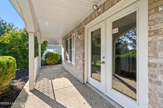 2210 Tucker Station Rd, Jeffersontown, KY 40299