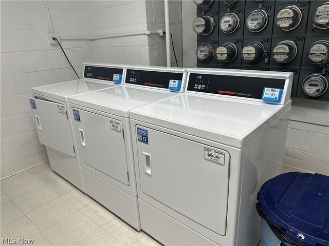 3675 Clague Road 312, North Olmsted, OH 44070