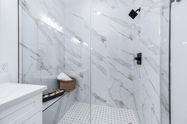 5801 Hardy Street, Houston, TX 77009