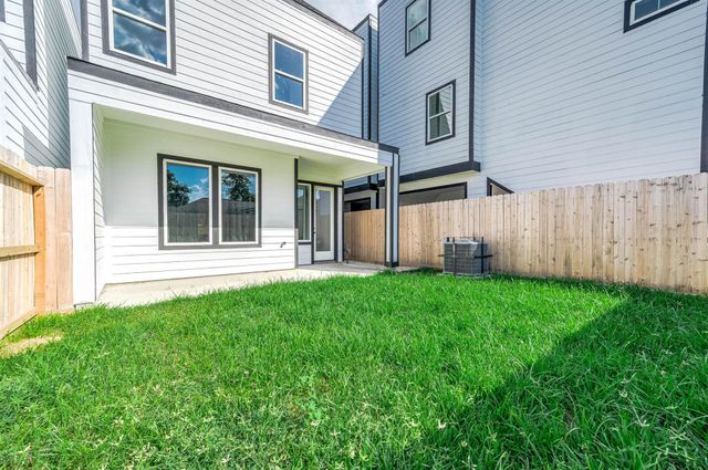 5801 Hardy Street, Houston, TX 77009