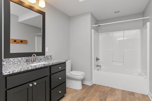 5780 Sunburst Drive, Pleasant Hill, IA 50327