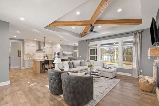 5780 Sunburst Drive, Pleasant Hill, IA 50327