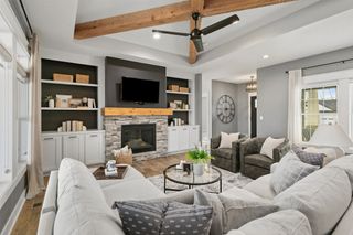 5780 Sunburst Drive, Pleasant Hill, IA 50327