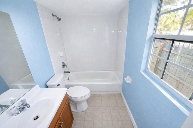 503 MAGNOLIA AVENUE, Seffner, FL 33584