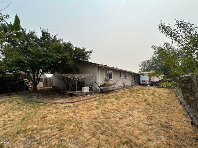 2807 Hammer Court, Medford, OR 97501