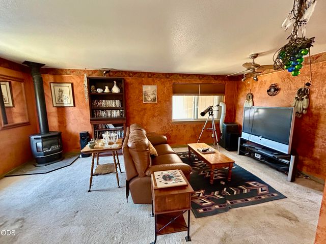 2807 Hammer Court, Medford, OR 97501