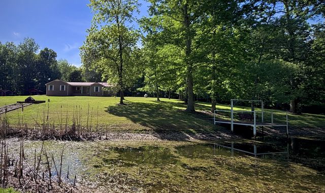 426 Schwartz Ln, Estill Springs, TN 37330