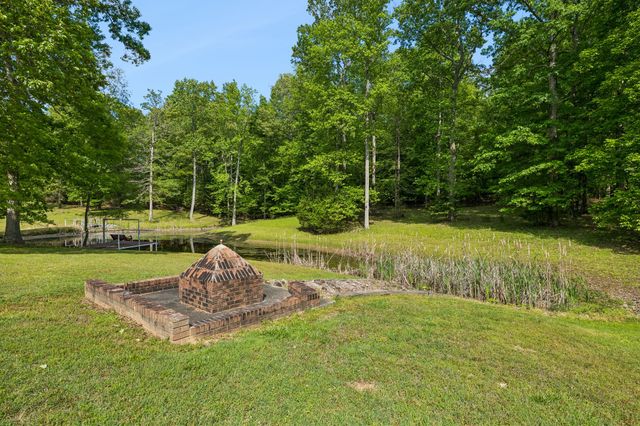 426 Schwartz Ln, Estill Springs, TN 37330