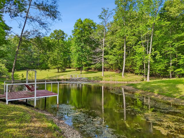 426 Schwartz Ln, Estill Springs, TN 37330