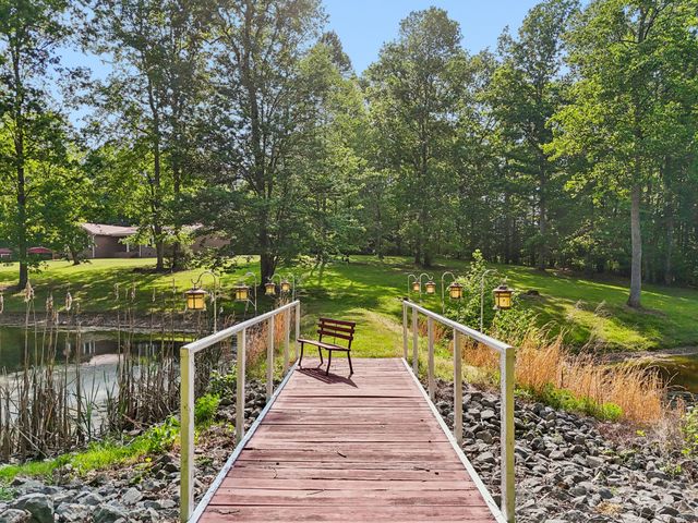 426 Schwartz Ln, Estill Springs, TN 37330