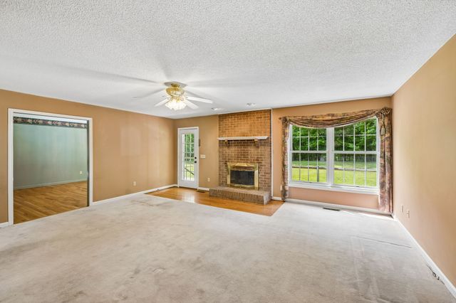426 Schwartz Ln, Estill Springs, TN 37330