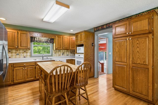 426 Schwartz Ln, Estill Springs, TN 37330