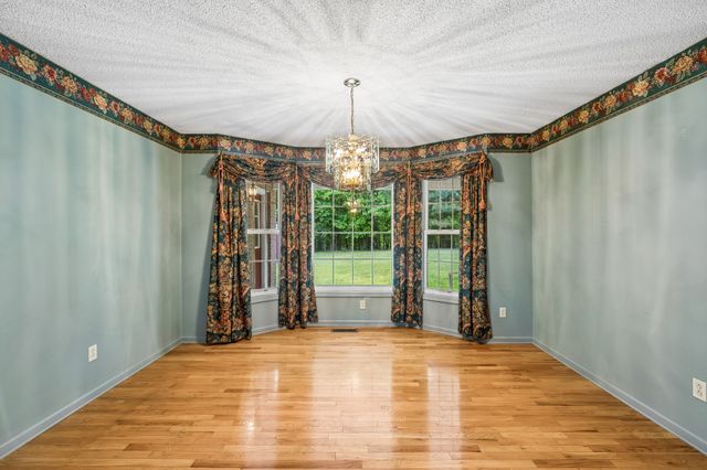 426 Schwartz Ln, Estill Springs, TN 37330