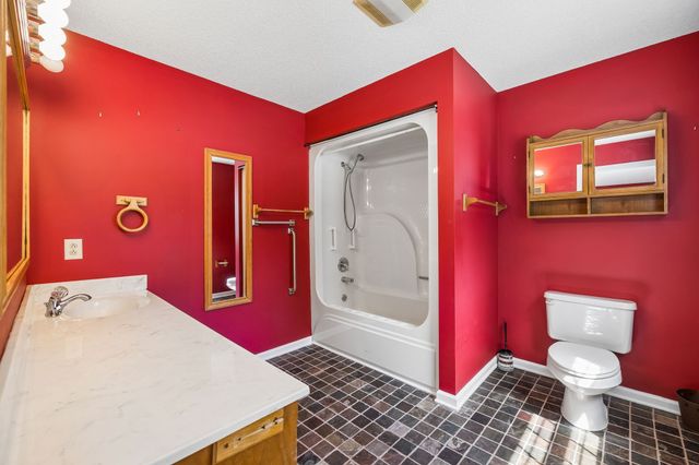 426 Schwartz Ln, Estill Springs, TN 37330