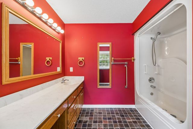 426 Schwartz Ln, Estill Springs, TN 37330