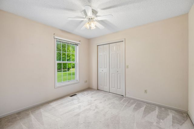 426 Schwartz Ln, Estill Springs, TN 37330