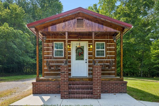 426 Schwartz Ln, Estill Springs, TN 37330
